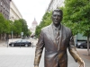 Ronald Reagan pasea por Budapest